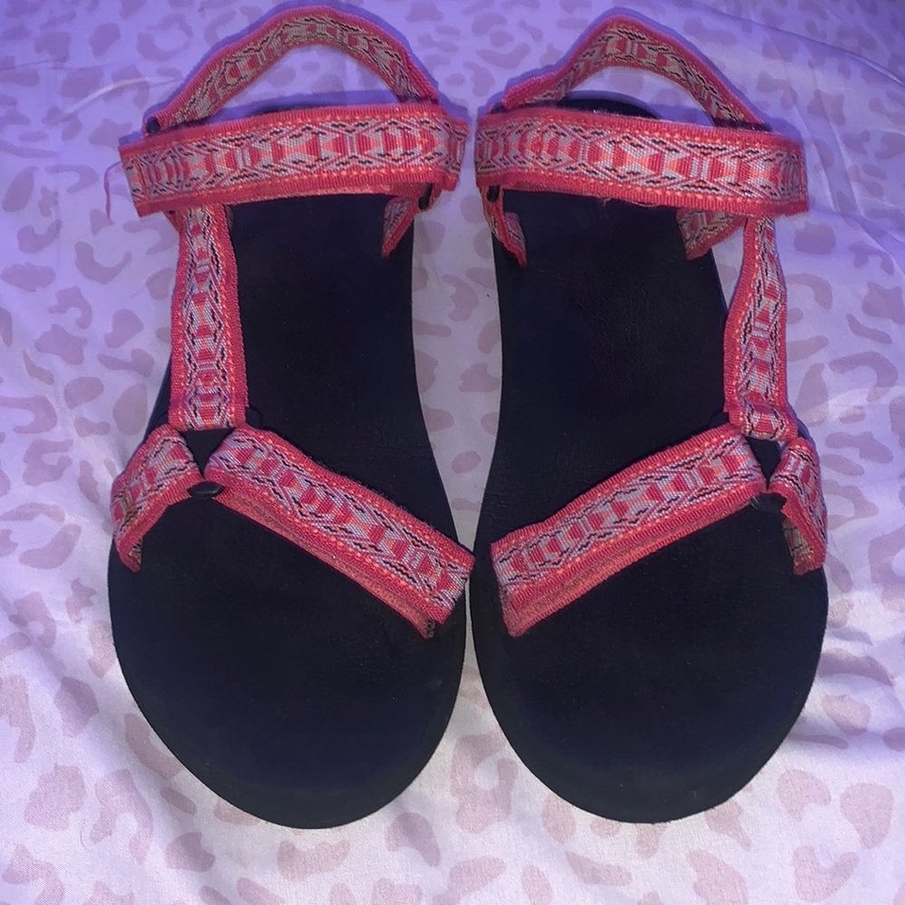 Sandals - Picture 1 of 3
